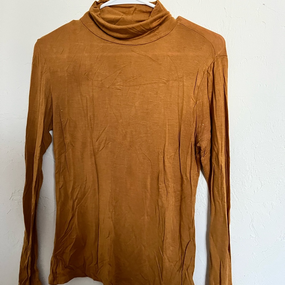 orange/yellow turtleneck